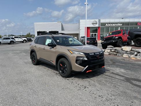New 2026 Nissan Rogue SV image 1