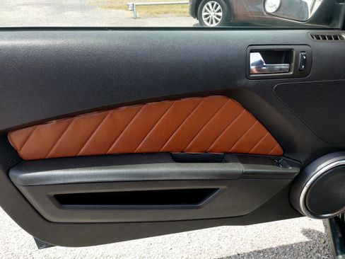 Used 2010 Ford Mustang Coupe image 13