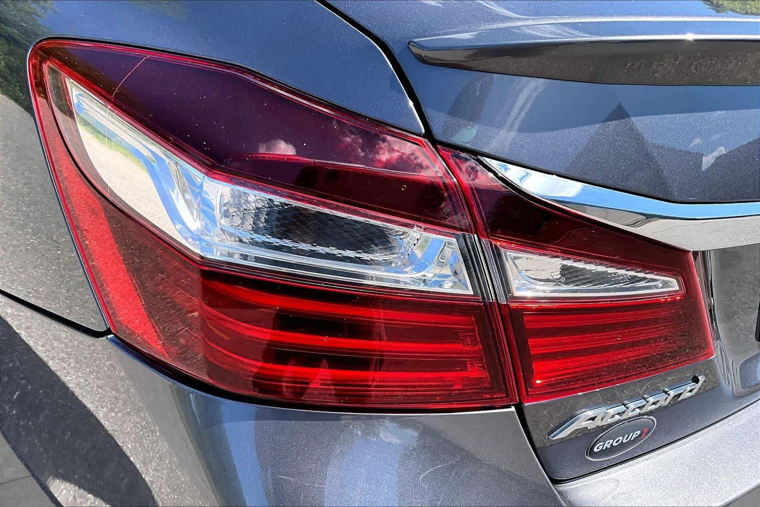 Used 2017 Honda Accord Sport Special Edition image 28