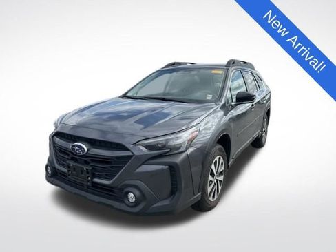 Used 2024 Subaru Outback Premium image 3