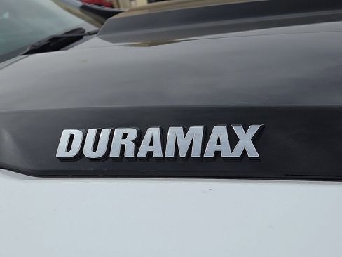 Used 2025 Chevrolet Silverado 1500 ZR2 image 10