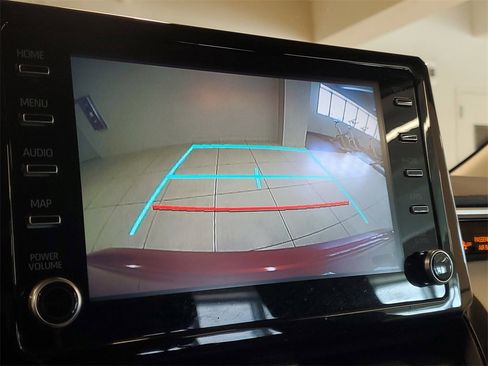 Used 2020 Toyota Corolla LE image 26