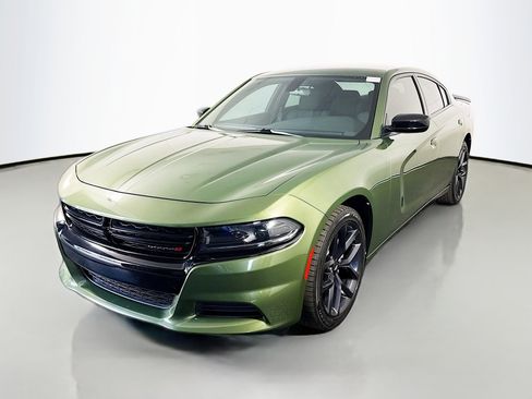 Used 2022 Dodge Charger SXT w/ Blacktop Package image 4