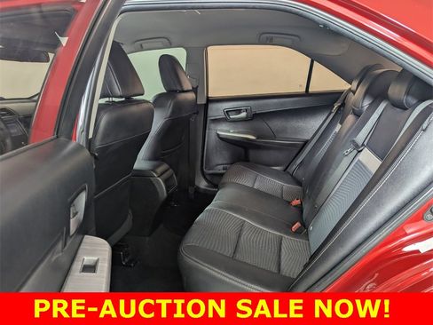 Used 2014 Toyota Camry L image 20