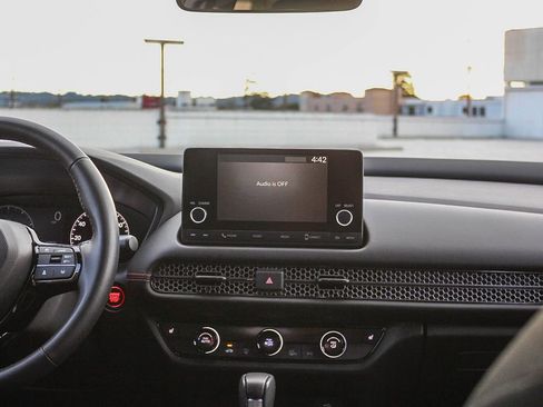 Used 2025 Honda HR-V Sport image 12