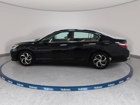 Used 2017 Honda Accord LX image 9