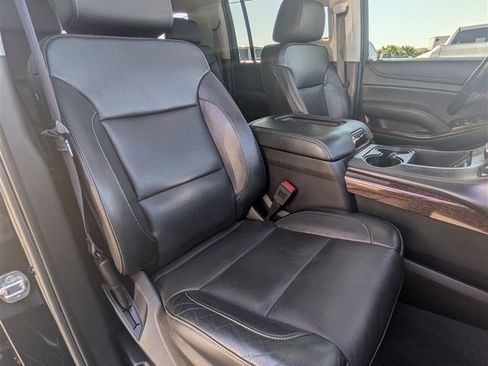 Used 2019 GMC Yukon XL SLT w/ Open Road Package AWD/4WD image 23