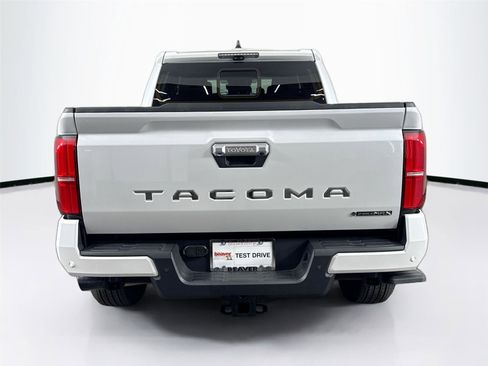 Used 2025 Toyota Tacoma Limited image 12