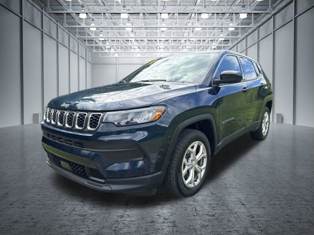 Used 2024 Jeep Compass Sport AWD/4WD image 4