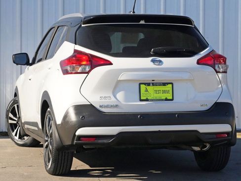 Used 2020 Nissan Kicks SR image 5