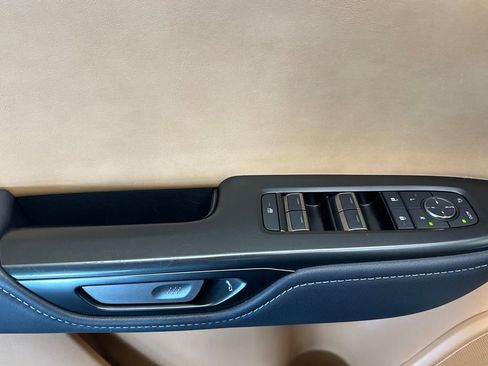 Certified 2025 Lexus RZ 300e FWD image 11