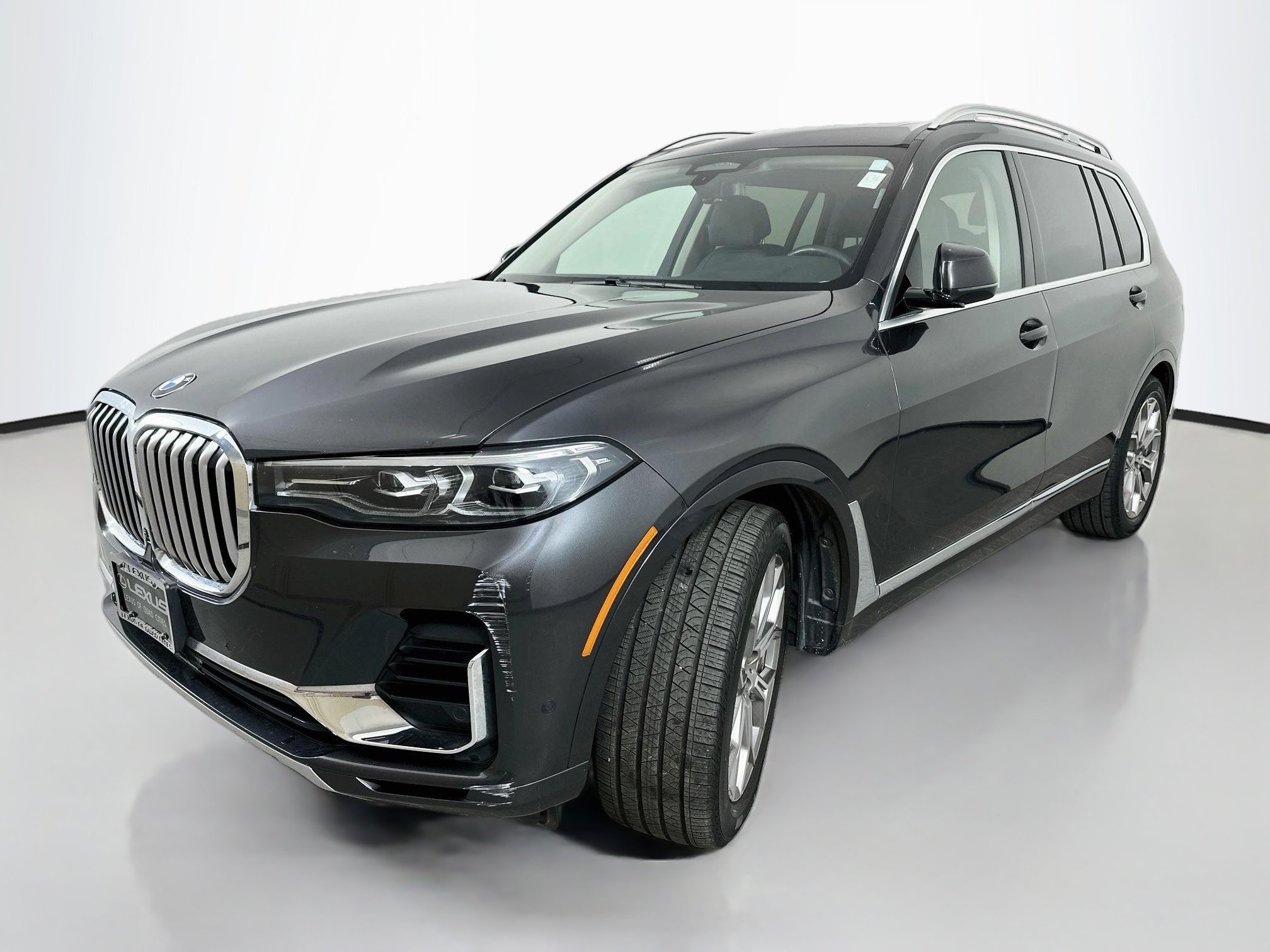 Used 2022 BMW X7 xDrive40i w/ Premium Package AWD/4WD image 3