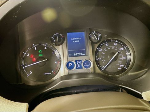Used 2018 Lexus GX 460 Premium w/ Premium Package AWD/4WD image 12