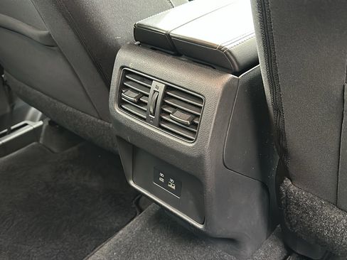 Certified 2022 Nissan Rogue SV image 24