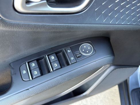 Used 2023 Kia Soul EX image 13