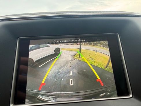 Used 2021 Jeep Grand Cherokee Laredo image 26