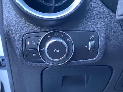 Used 2022 Alfa Romeo Stelvio Veloce image 14