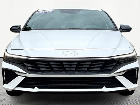Certified 2025 Hyundai Elantra Sport image 3