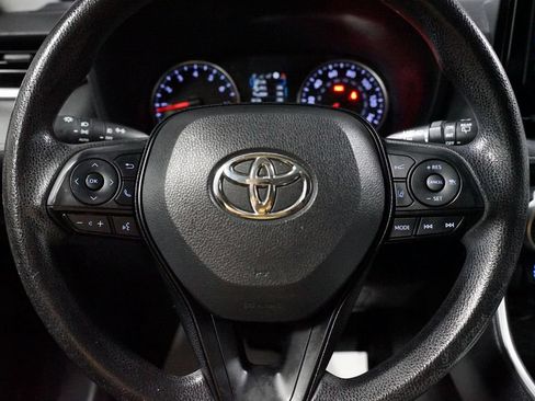 Used 2019 Toyota RAV4 XLE FWD image 12