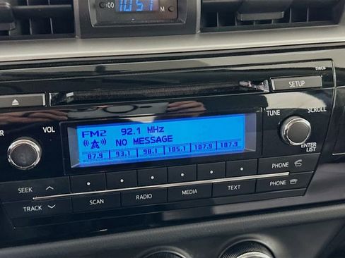 Used 2015 Toyota Corolla L image 16