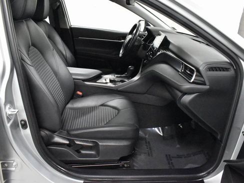 Used 2023 Toyota Camry SE image 14