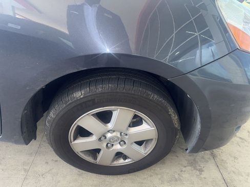 Used 2010 Toyota Sienna LE FWD image 17
