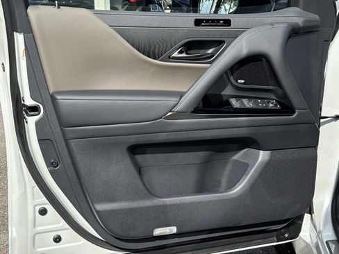 New 2025 Lexus LX 700h Overtrail image 19