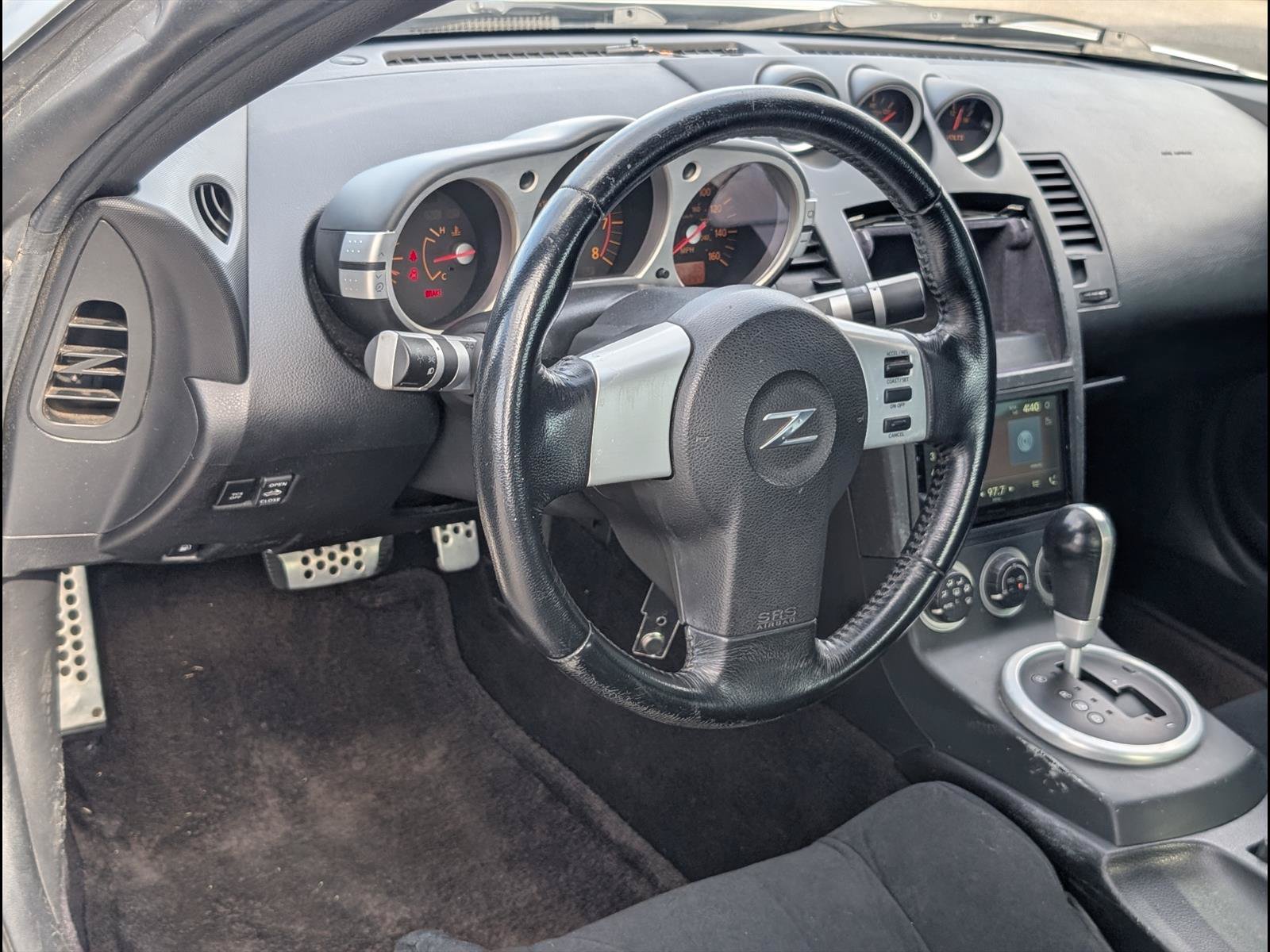 Used 2004 Nissan 350Z Enthusiast RWD image 10