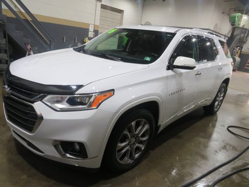 Used 2018 Chevrolet Traverse Premier AWD/4WD image 3