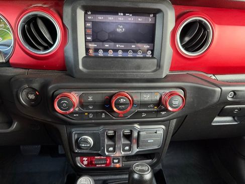 Used 2020 Jeep Wrangler Rubicon AWD/4WD image 10