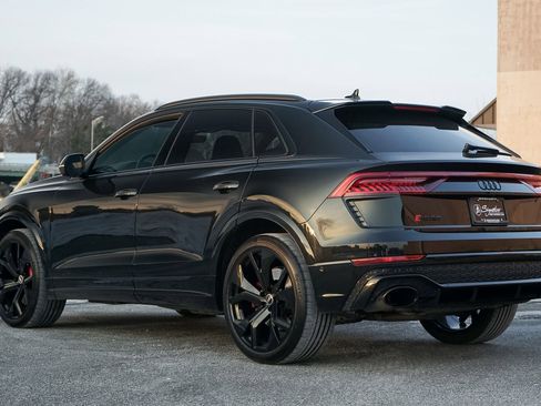 Used 2022 Audi RS Q8 w/ Black Optic Package image 3