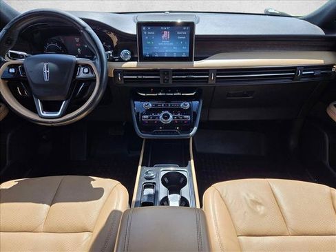 Used 2020 Lincoln Corsair Reserve w/ Rear Removable Package Tray FWD image 18