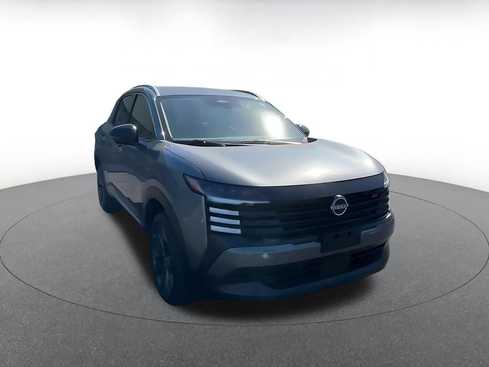 Used 2026 Nissan Kicks SR FWD image 3