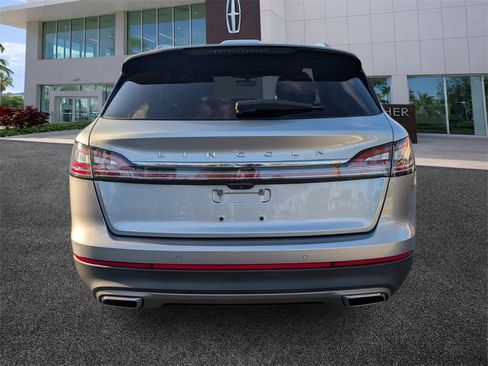 Used 2022 Lincoln Nautilus Reserve image 6