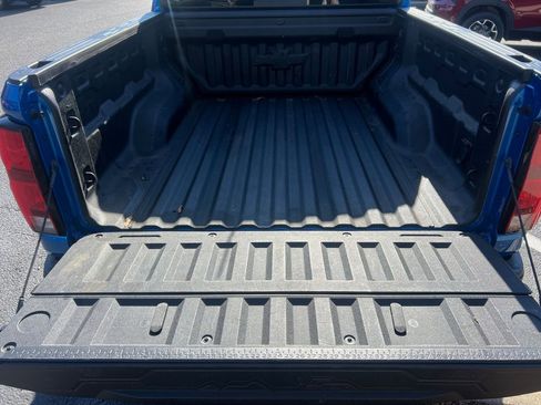 Used 2024 Chevrolet Colorado Z71 w/ Z71 Convenience Package 2 image 17