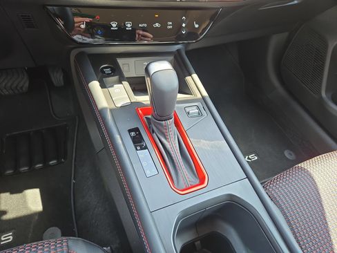 Used 2026 Nissan Kicks SR w/ SR Premium Package FWD image 22