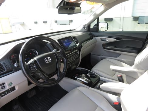 Used 2016 Honda Pilot Touring image 29