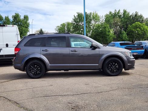 Used 2020 Dodge Journey SE w/ SE Popular Equipment Group FWD image 3