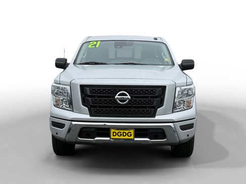 Used 2021 Nissan Titan SV w/ SV Convenience Package image 8