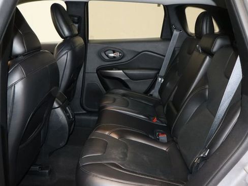 Used 2020 Jeep Cherokee Limited image 17