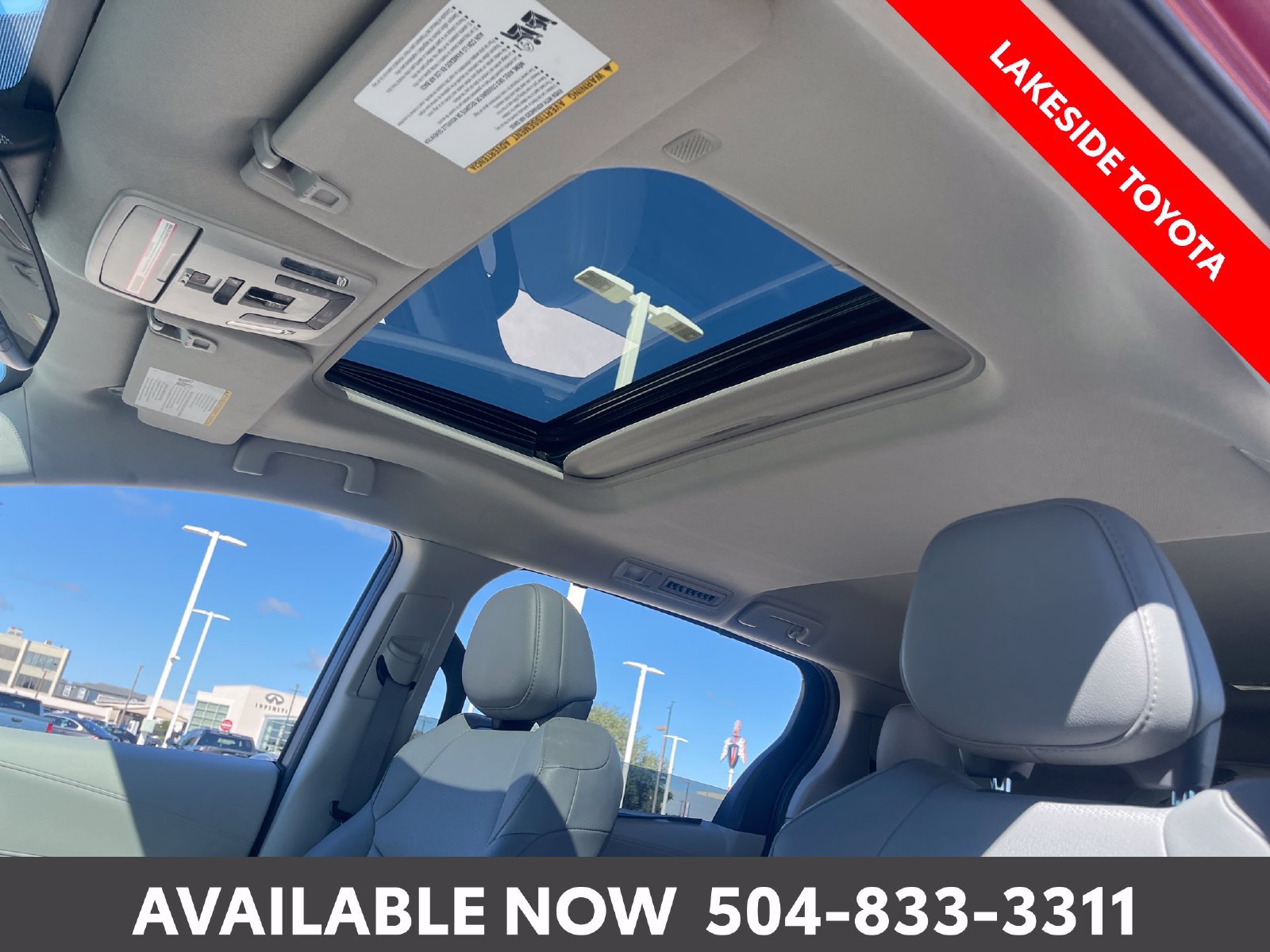Used 2023 Toyota Sienna XLE FWD image 31