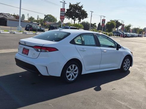 Used 2024 Toyota Corolla LE FWD image 8