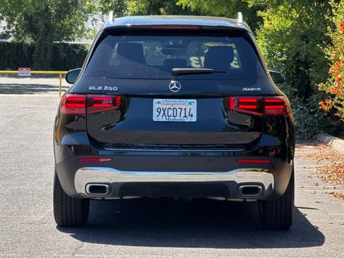 Certified 2025 Mercedes-Benz GLB 250 4MATIC image 4