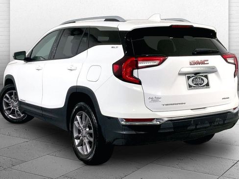 Used 2024 GMC Terrain SLT AWD/4WD image 11