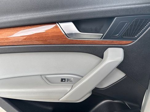 Used 2022 Audi Q5 2.0T Premium Plus w/ Premium Plus Package image 6