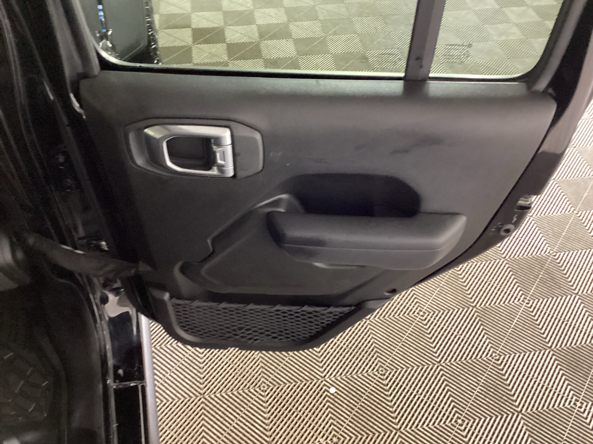 Used 2022 Jeep Wrangler Unlimited Rubicon 4xe w/ Cold Weather Group AWD/4WD image 11