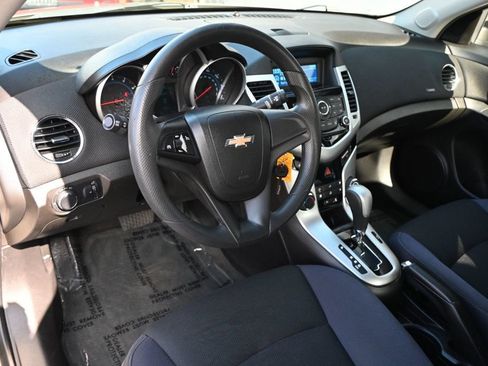 Used 2014 Chevrolet Cruze LT FWD image 7