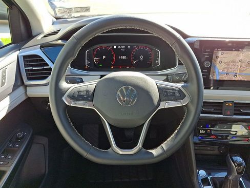 Certified 2025 Volkswagen Taos SEL image 21