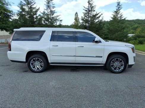 Certified 2016 Cadillac Escalade ESV 2WD image 4