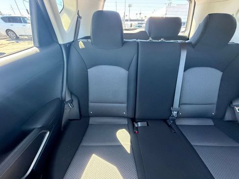 Used 2025 Kia Soul LX w/ LX Technology Package FWD image 36